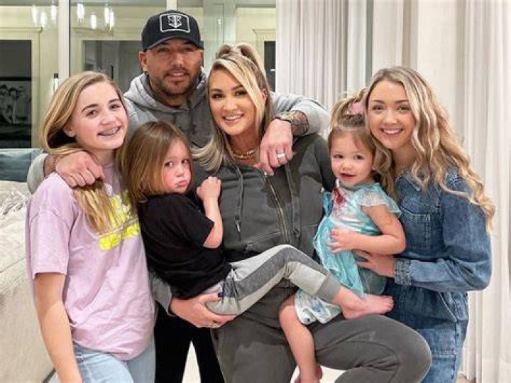 jason aldean older kids in daily news