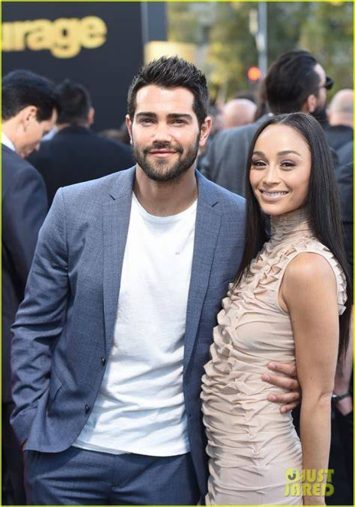Jesse Metcalfe and fiancée Cara Santana go Christmas tree shopping in