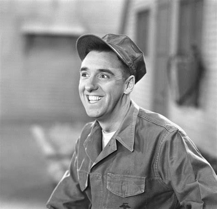 Jim Nabors, Gomer Pyle on 'Andy Griffith Show,' marries partner of 38