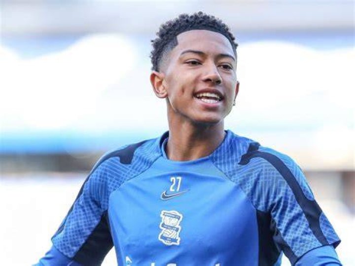 Jobe Bellingham signs first pro contract at Birmingham to derail