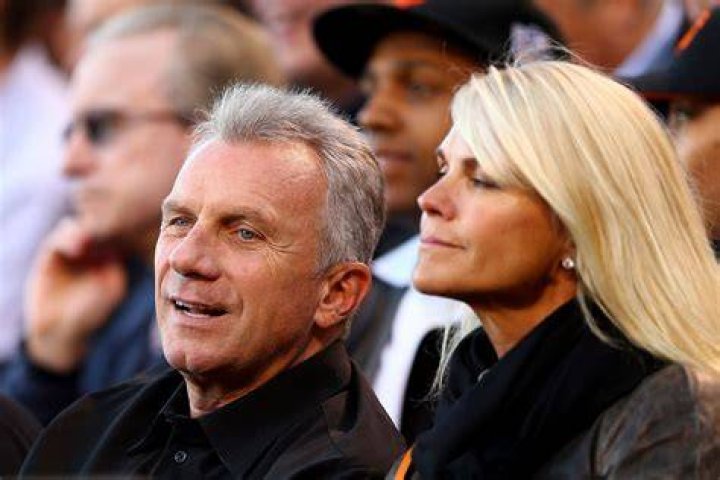 Joe Montana recounts iconic phone call to wife from sideline during NFL