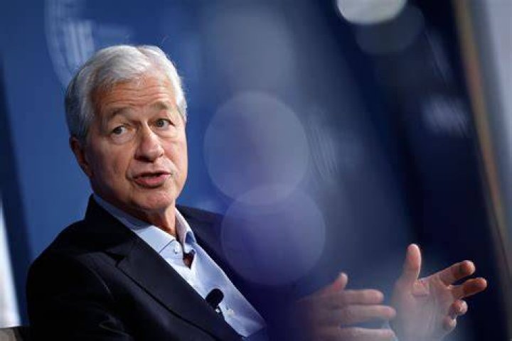 JP Chase CEO Jamie Dimon diagnosed with throat cancer New York