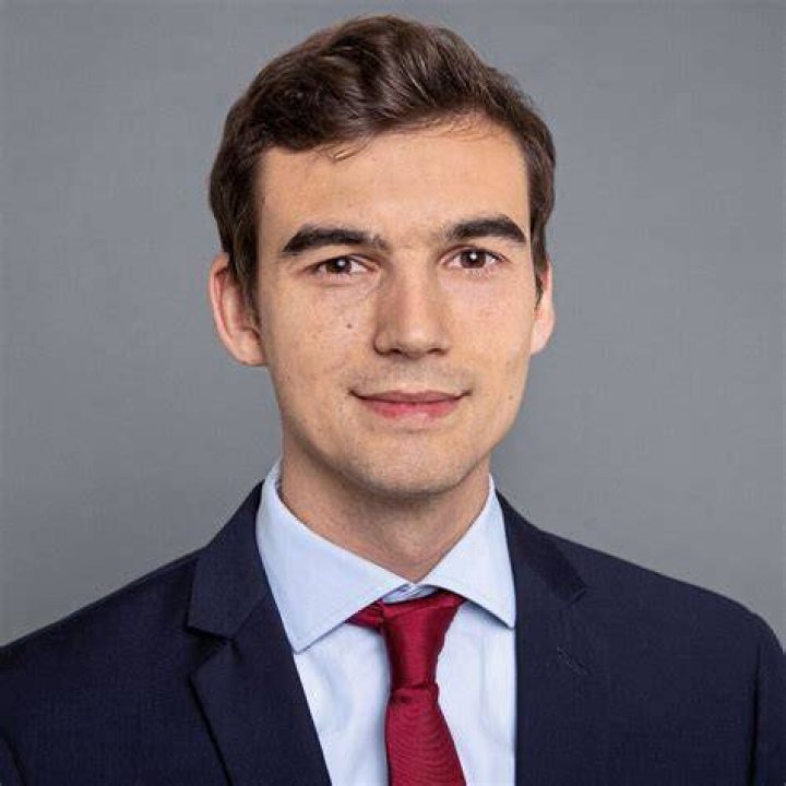 Julian Vogel erhält Studienpreis Wirtschaftschemie 2019
