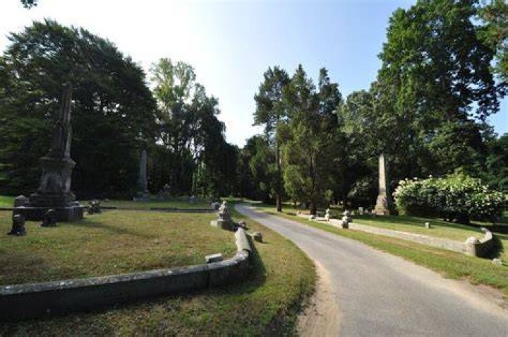 Juniper Hill Cemetery in Bristol, Rhode Island Find a Grave Cemetery