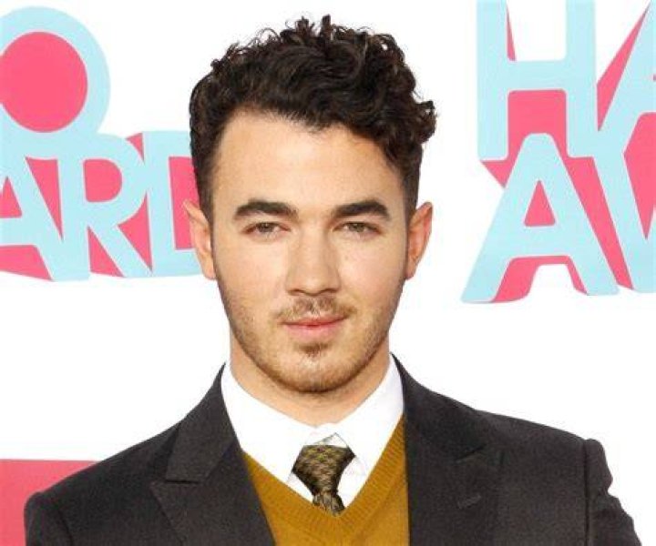 Kevin Jonas Biography, Height & Life Story Super Stars Bio