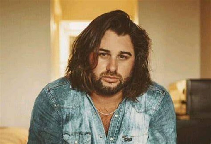 Koe Wetzel Bio, Wiki, Net Worth, Girlfriend, Wife, Height