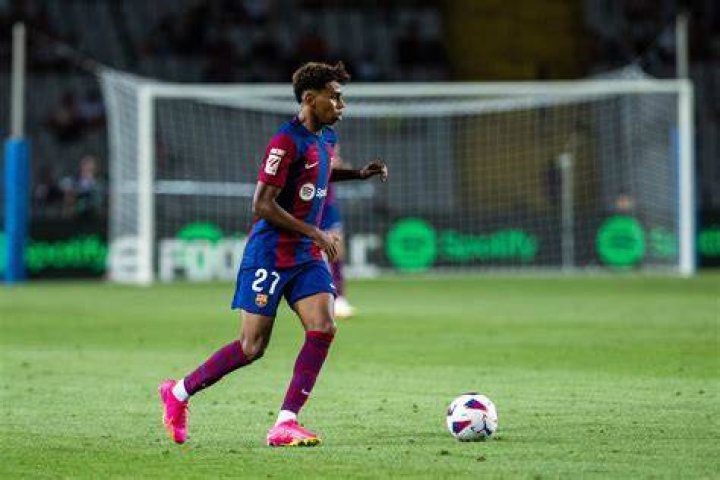 Lamine Yamal agrees to sign new long term deal with Barcelona