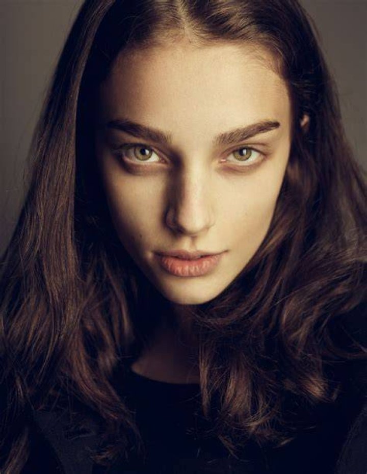 LARISSA MARCHIORI The Industry Model MGMT
