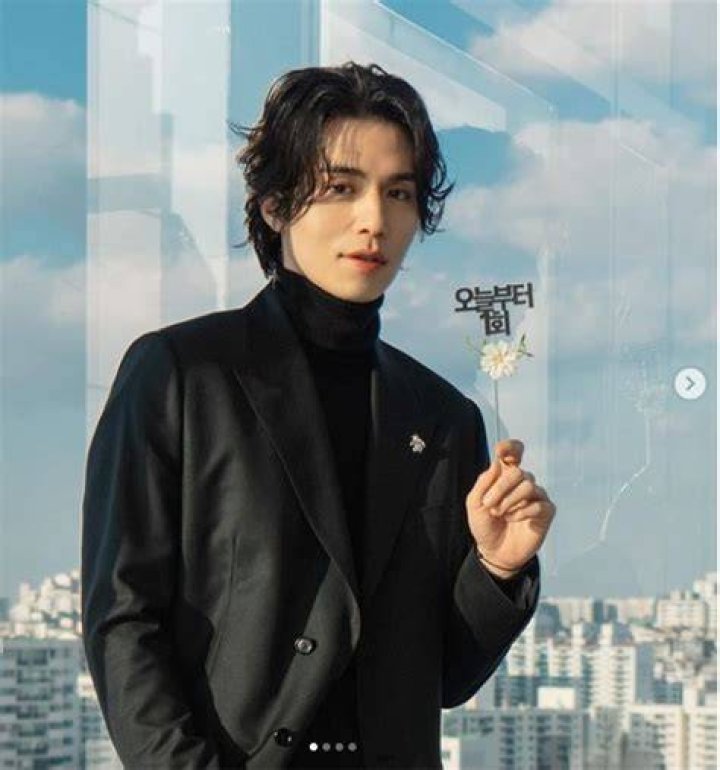 Lee Dongwook says 'Single in Seoul' made him reflect on past relationships