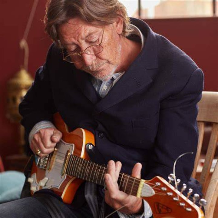 Legendary Musician Chris Rea&rsquo;s Smash Hit &lsquo;Driving Home For Christmas
