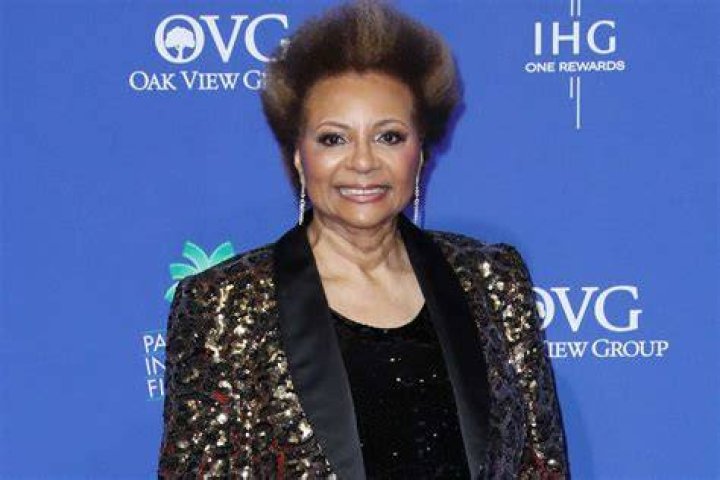 Leslie Uggams Classic movie stars, Bombshell beauty, Leslie uggams