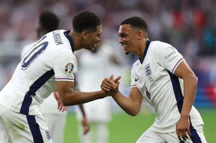 Liverpool news Bellingham responds to stars begging him to join