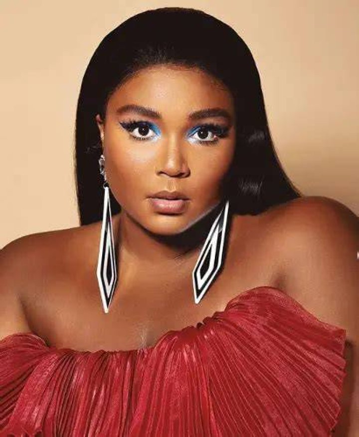 Lizzo Net Worth (2020), Height, Age, Bio and Real Name