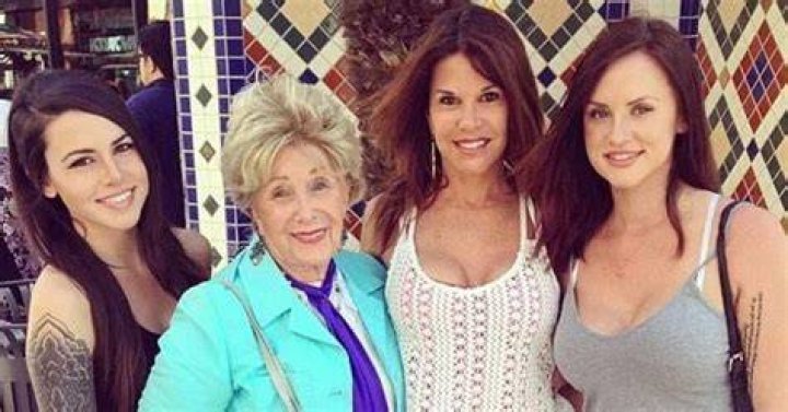 Lynne-Curtin-and-Raquel