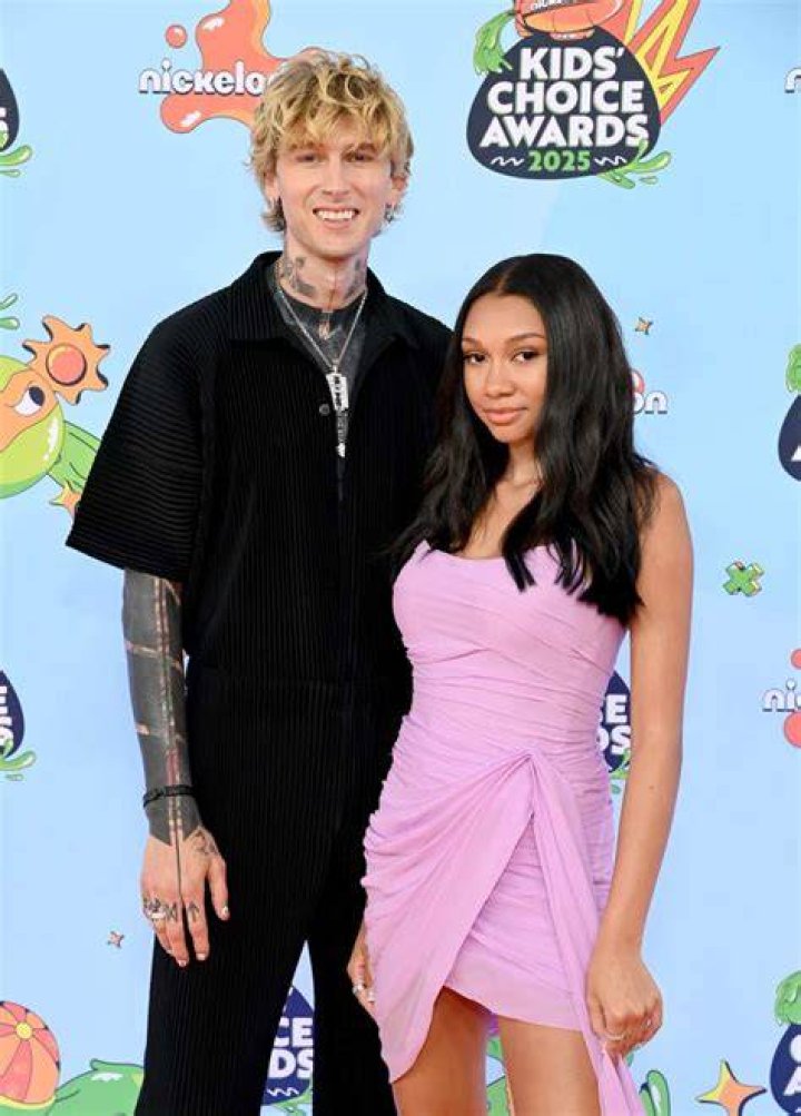 Machine Gun Kelly & His Daughter Casie, 13, Attend Christmas Party