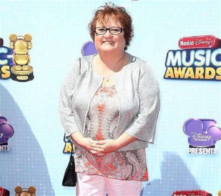 Maile Flanagan Height, Age, Bio, Weight, Body Measurements, Net Worth