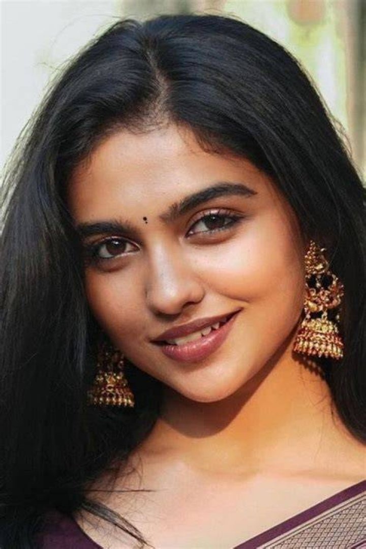 Mamitha Baiju Profile Images &mdash; The Movie Database (TMDB)
