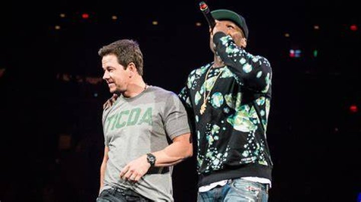 Mark Wahlberg Makes Surprise Appearance at NKOTB Concert! See Pics E