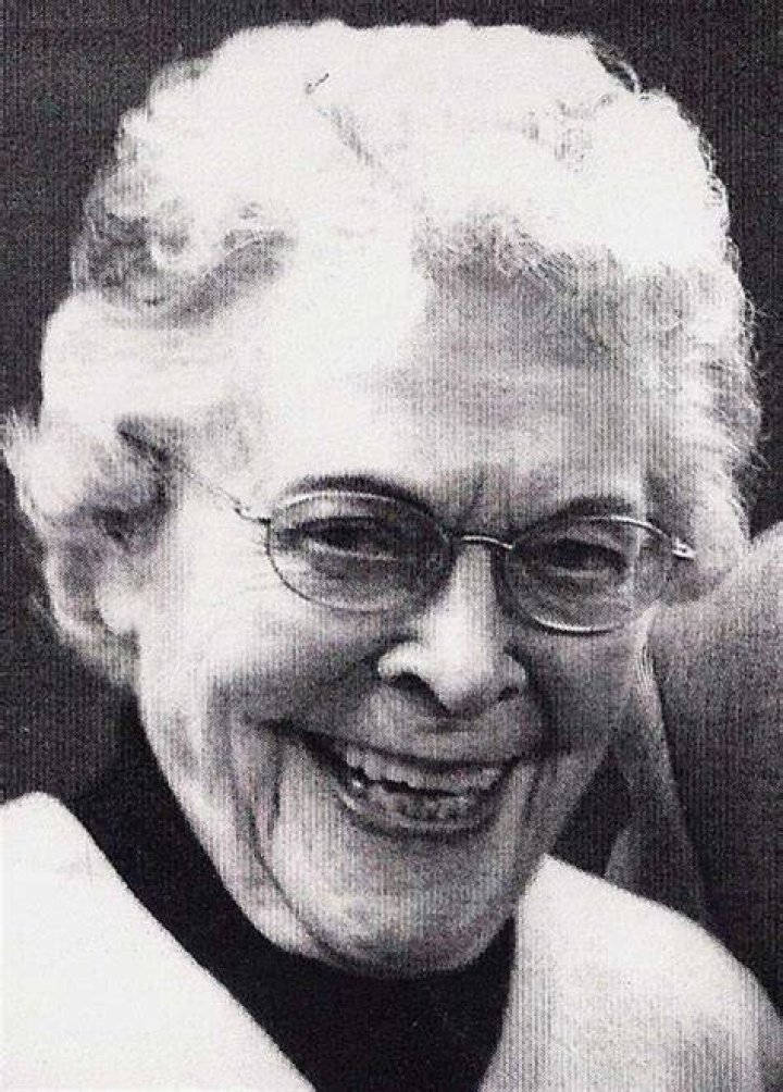 Mary R. Wright, 93; Pioneer In Hospitality All Otsego