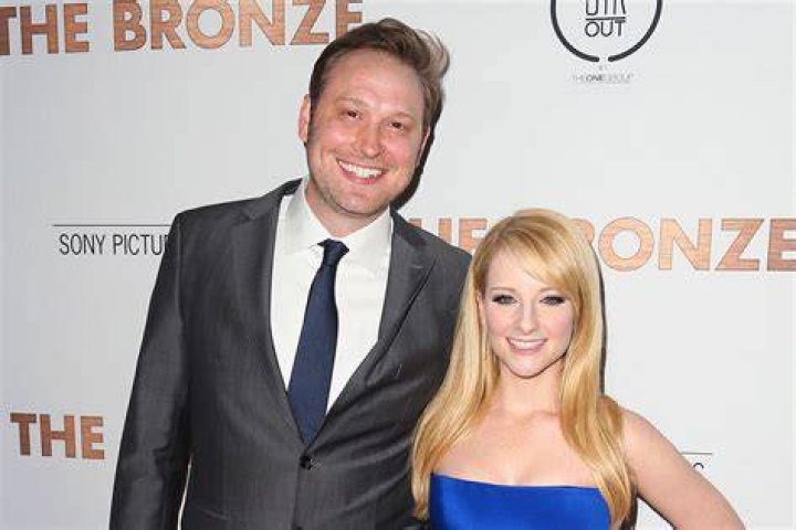 Melissa Rauch And Husband Hot Sex Picture