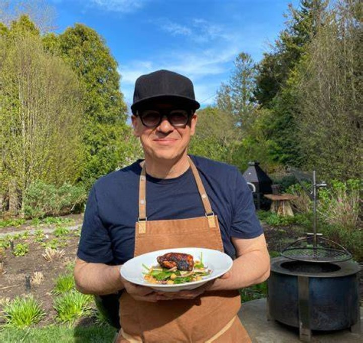 Michael Symon's wife, Liz Shanahan Wiki/Bio, Age, Career, Net Worth