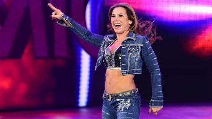 Mickie James 6X WWE Championship Winner and Country Singer Women Fitness