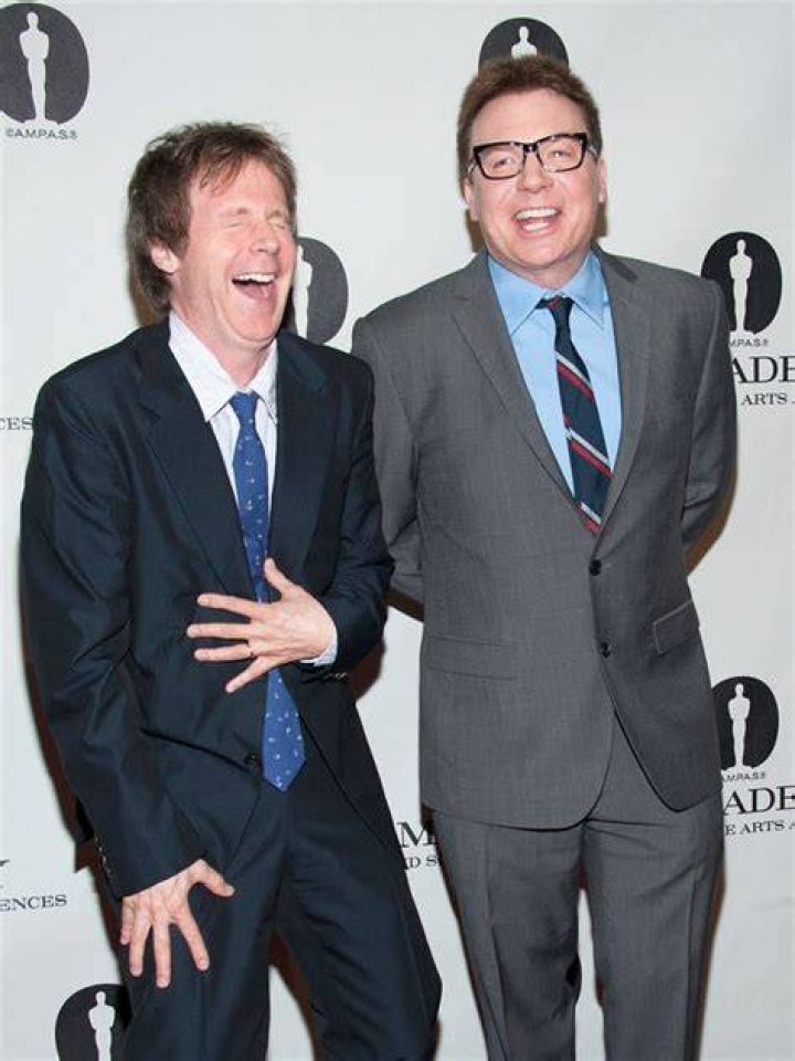 Mike Myers, Dana Carvey reunite for 'Wayne's World' screening