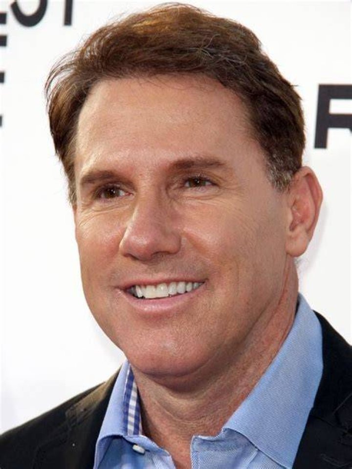 Nicholas Sparks (auteur, producteur ex&eacute;cutif, sc&eacute;nariste) biographie