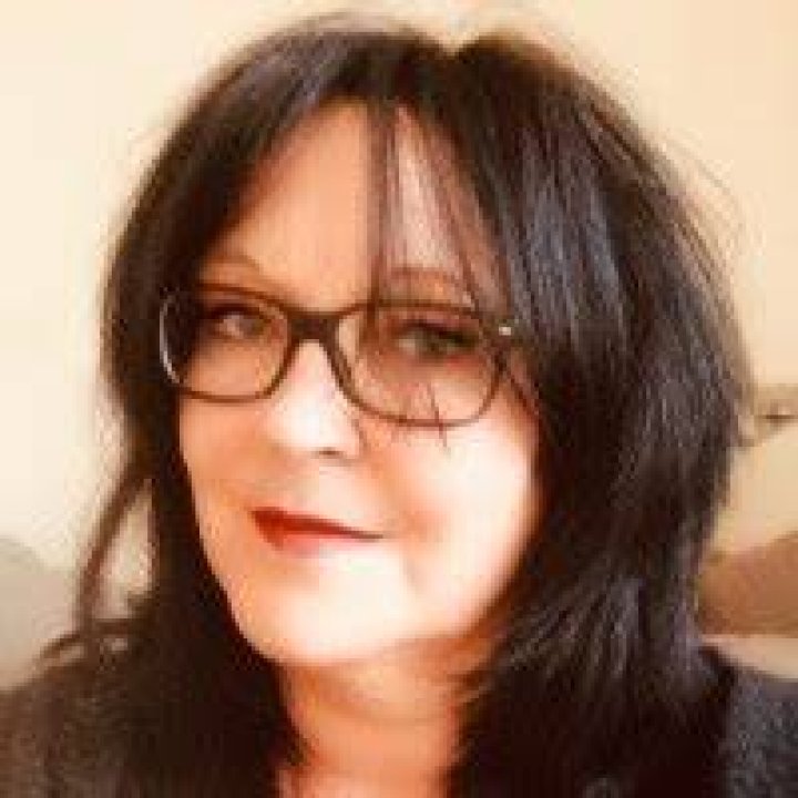 Nicole Mazur LinkedIn