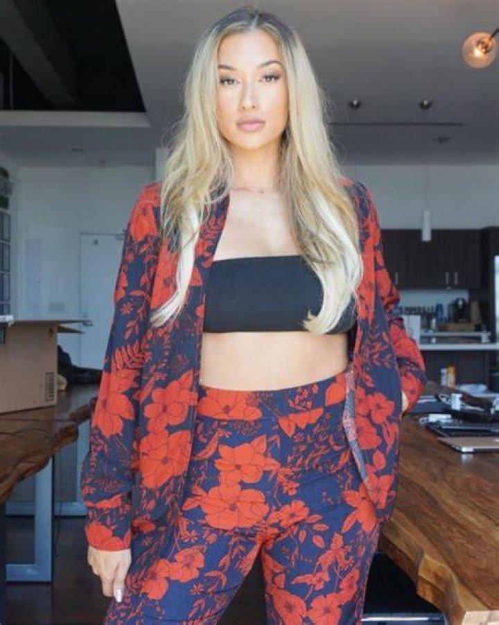 Nikki Blades (Radio Host) Bio, Age, Height & Boyfriend Sukhbeer Brar