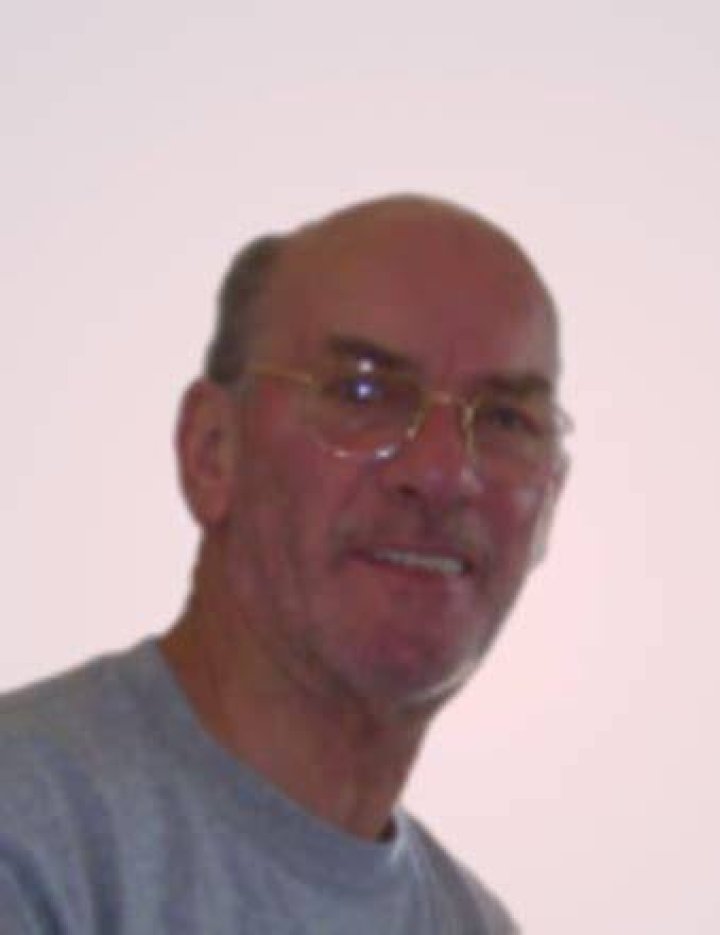 Obituary for Paul Gary Beach Markland Funeral Home