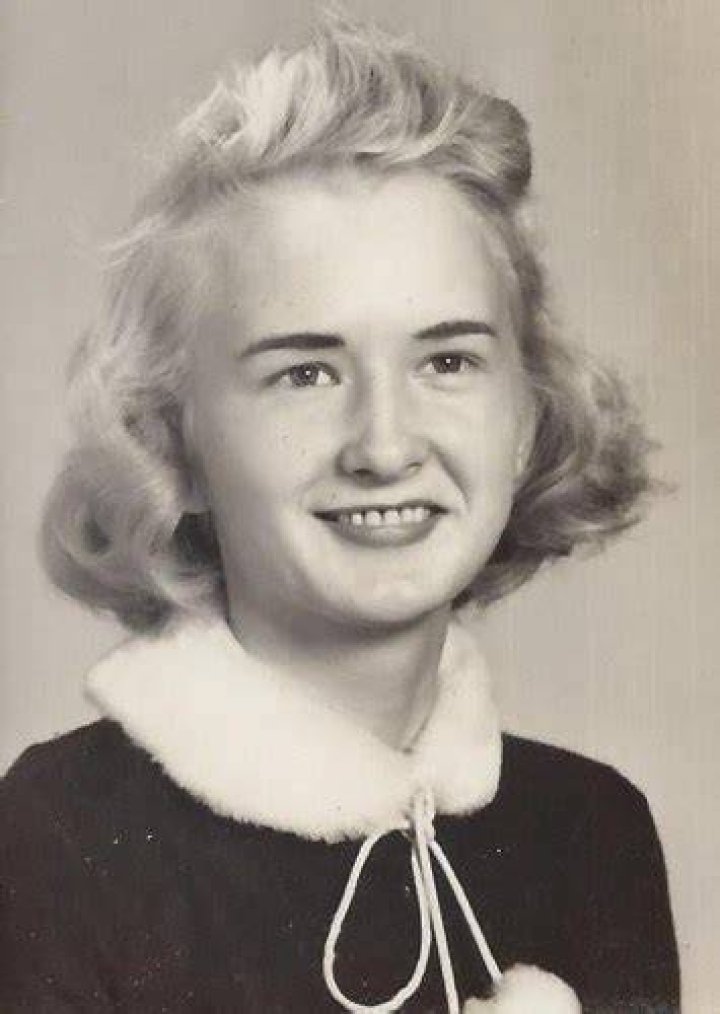 Obituary of Loretta Jean Lawrence to Green Hill Funeral H...