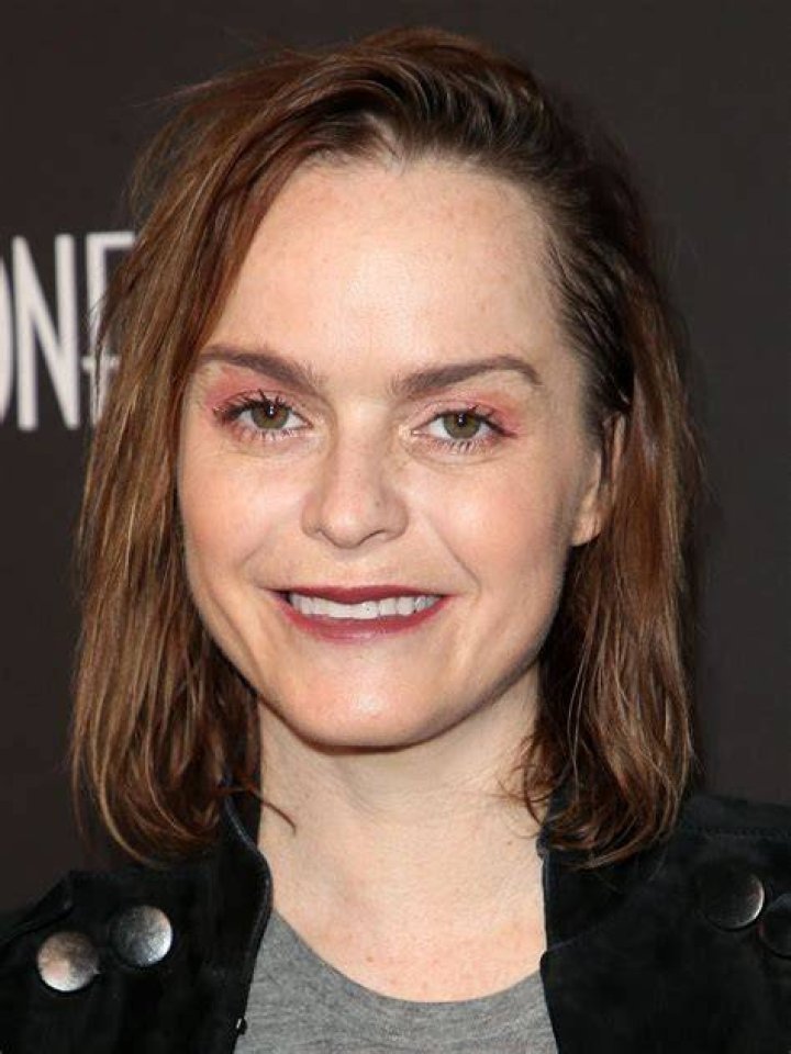 OMG, WATCH Actress Taryn Manning declares her love for... Donald Trump