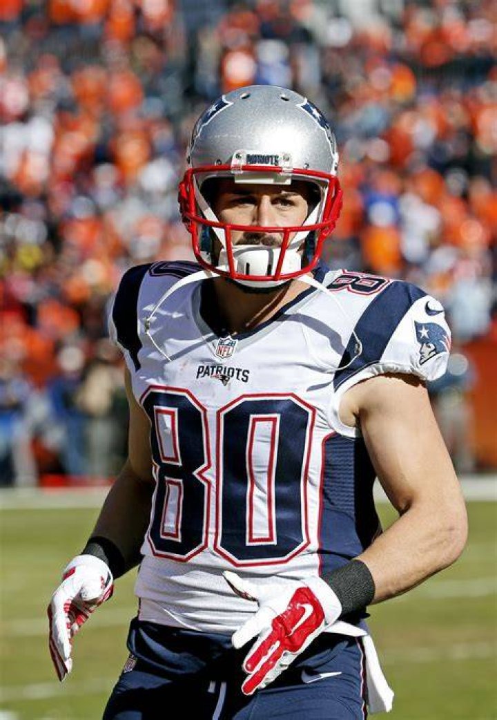 Patriots WR Danny Amendola Takes Paycut