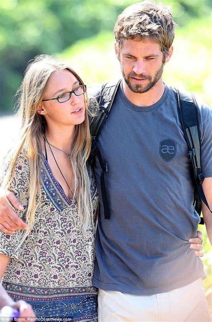 Paul Walker&rsquo;s Girlfriend, Jasmine PilchardGosnell, Collapses &mdash; Her Sad
