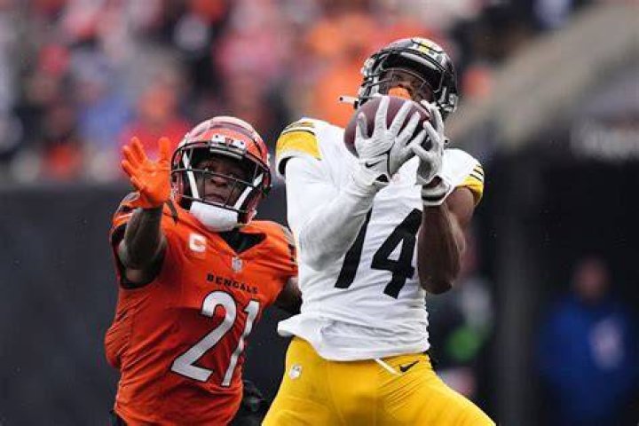 Pickens Clearly Frustrated With Pittsburgh Steelers Offense