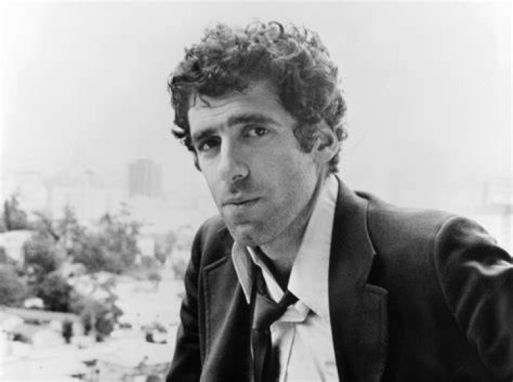 Pictures of Elliott Gould