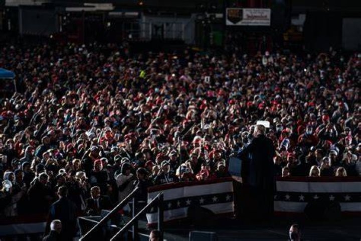 President Trump Thrills Crowd at UFC 290 in Vegas