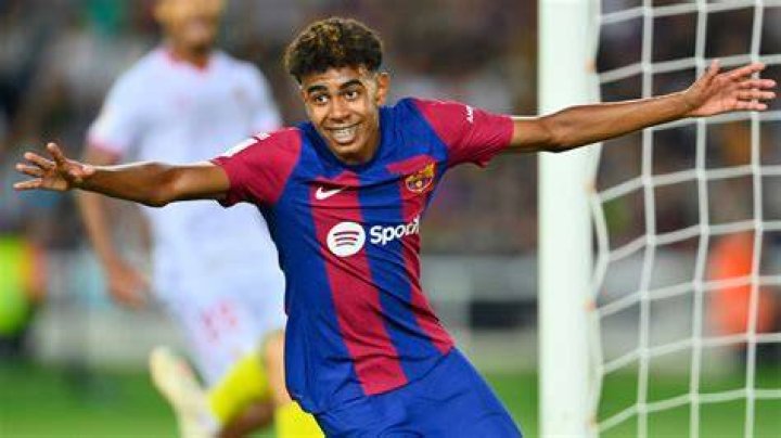 PSG Have Not Made Any Blockbuster Offer for Barcelona's Lamine Yamal