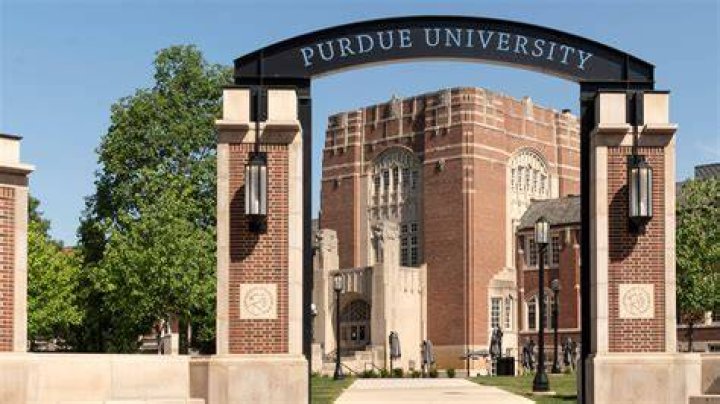 Purdue's Zach Edey Wins 2023 Naismith Men's College Player of the Year