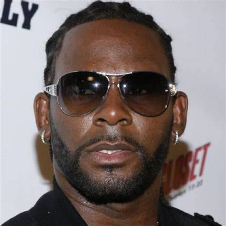 R Kelly Bio Wiki, Net Worth, Baby, Died, Real Name, Pregnant, Children