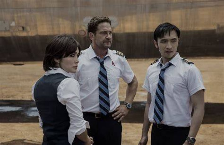 Review Plane (2023) &mdash; 3 Brothers Film