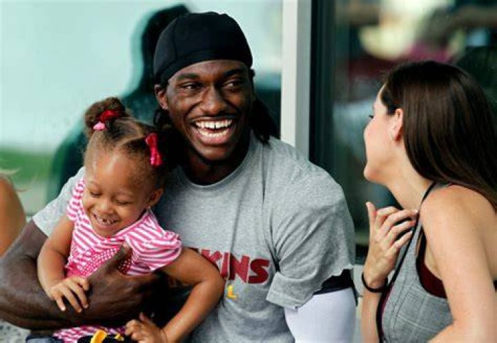 RG3 Releases Weird Video, 'Pop Rocks And Tootsie Pops,' With Wife