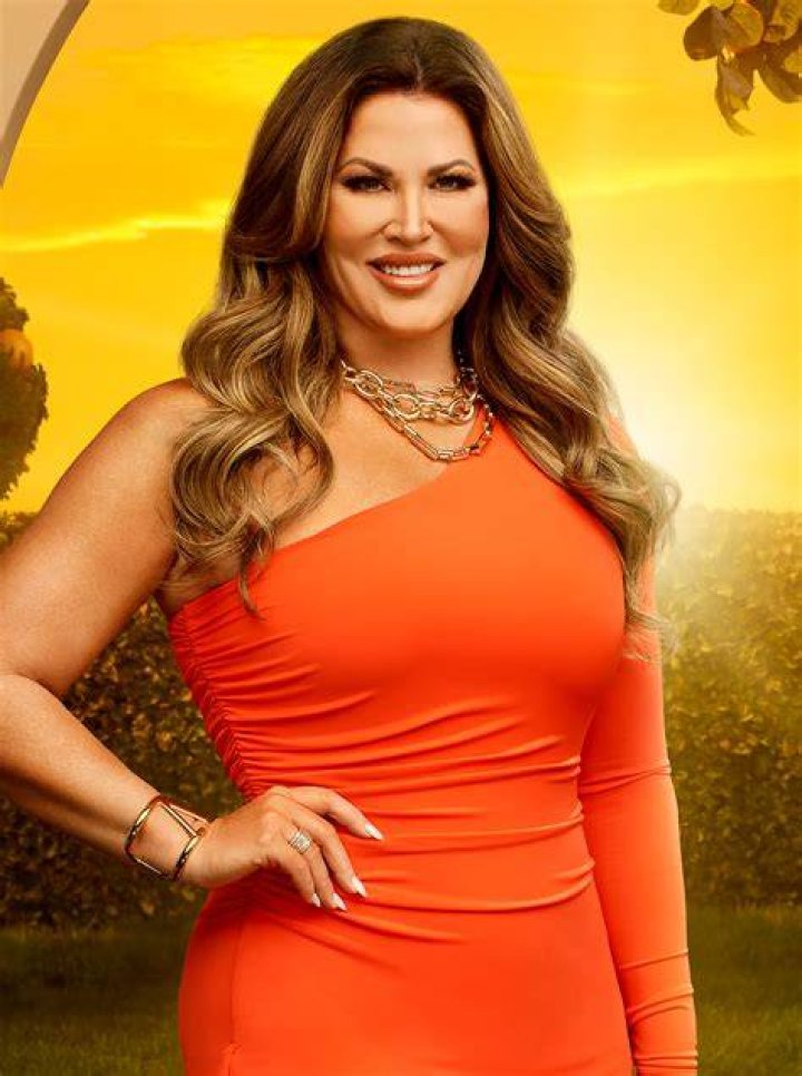 &lsquo;RHOC&rsquo; Star Emily Simpson&rsquo;s Plastic Surgeon Tells All