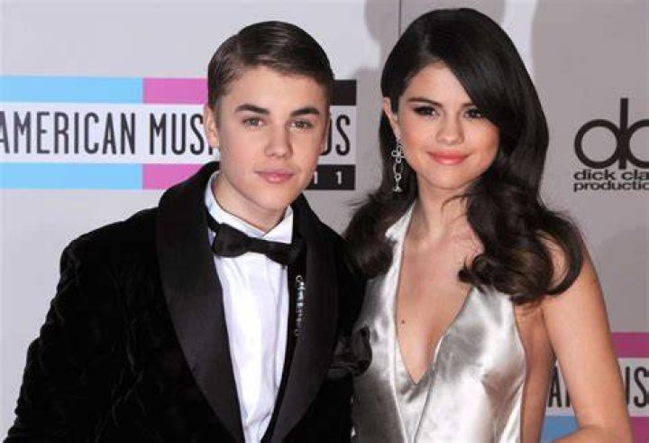 Selena Gomez And Justin Bieber Have Flown To Jamaica For His Dad's