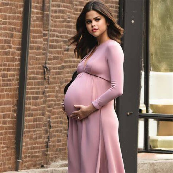 Selena Pregnant Comment and favourite it please! VicaMiley Flickr