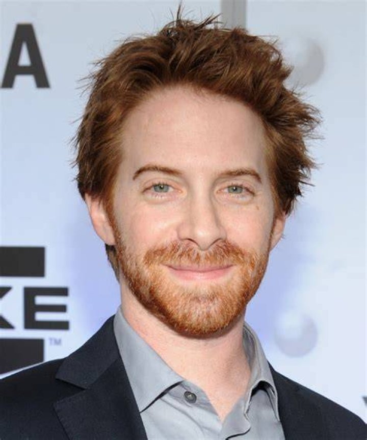 Seth Green Hairstyle, Makeup, Suits, Shoes And Perfume Celeb Hairstyles
