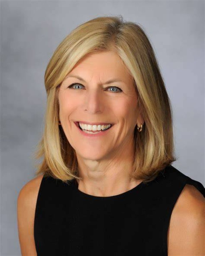 Silver Cross Hospital President/CEO Ruth Colby Named New Lenox Citizen