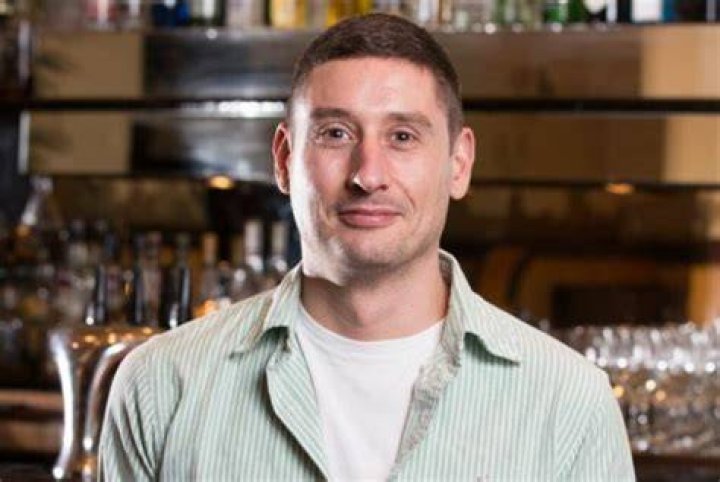 Simon Carlyle Age, Biography, Wiki, Height, Wife, Children, NetWorth