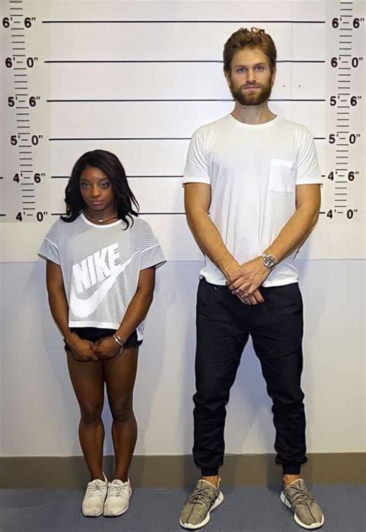 Simone Biles Height Compared Image to u